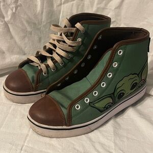 Heelys Hustle Mandalorian Star Wars Green Kids Boys Size 6/7 Athletic Sneaker